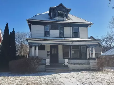 935 19th St, Rock Island, IL 61201