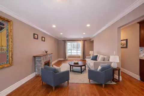 Living - 751 Garth Rd, Wheeling, IL 60090 photo 3 of 5