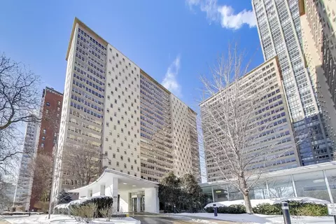 3950 N Lake Shore Dr #1130, Chicago, IL 60613
