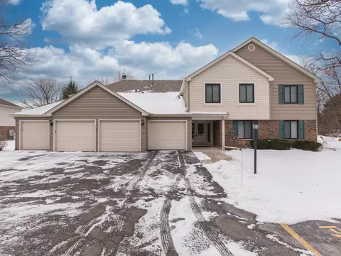 27 W705 Grasmere Dr #1702, Winfield, IL 60190