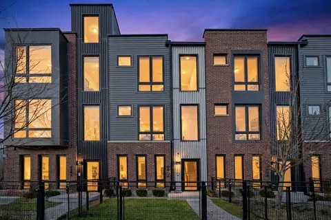 4232 W Belmont Ave #2, Chicago, IL 60641