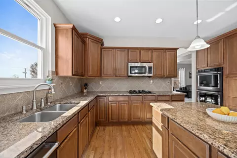Kitchen - 13456 Skyline Dr, Plainfield, IL 60585 photo 1 of 6