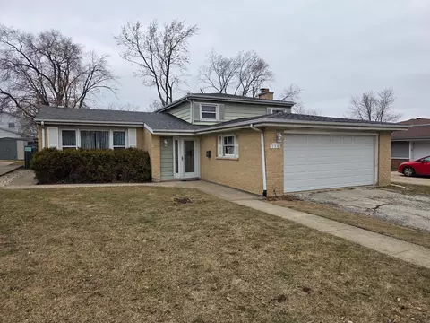 756 W Millers Rd, Des Plaines, IL 60016