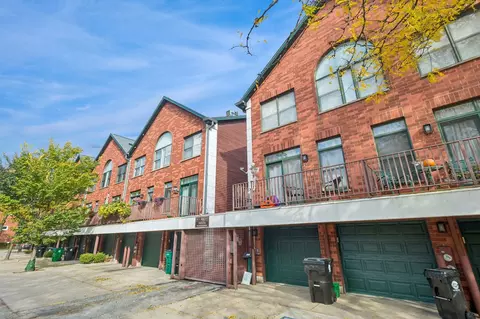 2743 N Wolcott Ave #37, Chicago, IL 60614