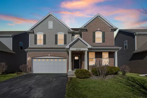 1032 Blazing Star St, South Elgin, IL 60177