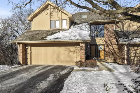 46 Oak Creek Dr, Burr Ridge, IL 60527