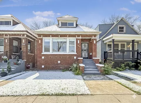 7426 S Oakley Ave, Chicago, IL 60636 photo 1