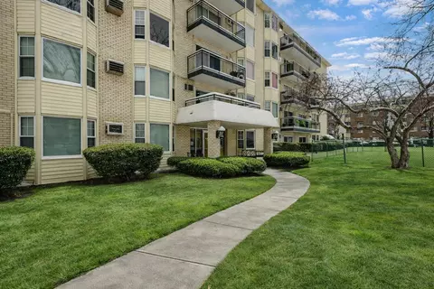 5510 Lincoln Ave #101, Morton Grove, IL 60053
