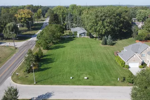 2550 Stony Ln, South Elgin, IL 60177