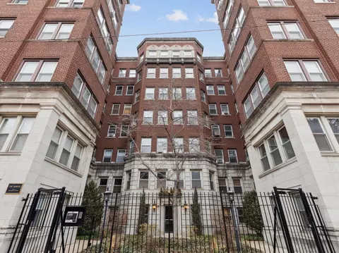 1040 W Balmoral Ave #4B, Chicago, IL 60640