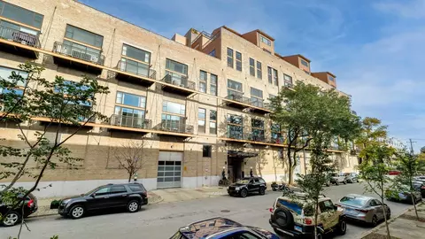 2545 S Dearborn St #309, Chicago, IL 60616