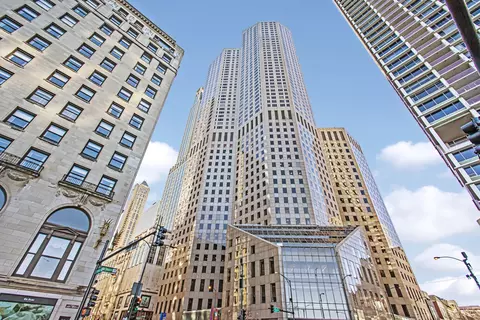 950 N Michigan Ave #4605, Chicago, IL 60611