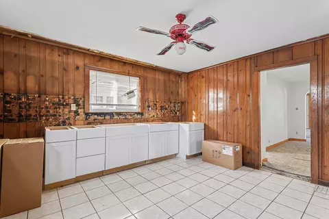 Kitchen - 541 4th Ave, Aurora, IL 60505 photo 2 of 2