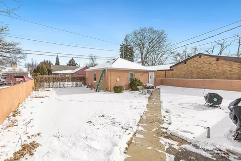 Exterior - 580 S Enos Ave, Kankakee, IL 60901 photo 5 of 6