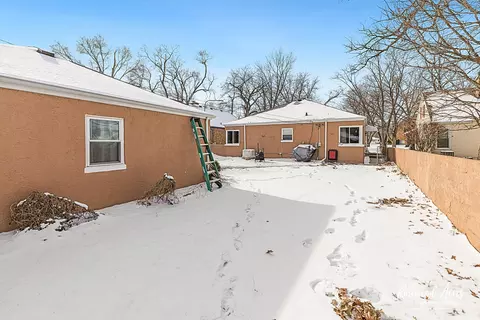 Exterior - 580 S Enos Ave, Kankakee, IL 60901 photo 4 of 6