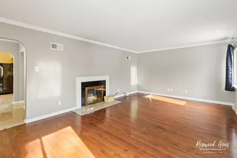 Living - 580 S Enos Ave, Kankakee, IL 60901 photo 1 of 4