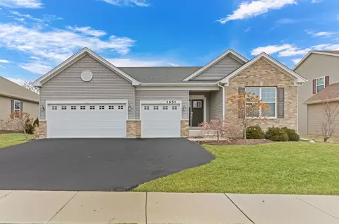 1651 Innsbrook Ct, Fox Lake, IL 60020