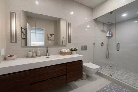 Bath - 175 E Delaware Pl #4723, Chicago, IL 60611 photo 1 of 4