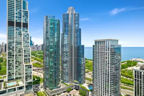 1211 S Prairie Ave #4805, Chicago, IL 60605
