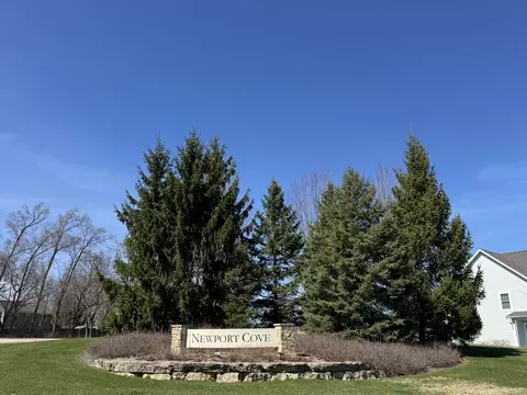 40729 N North Newport Dr, Antioch, IL 60002