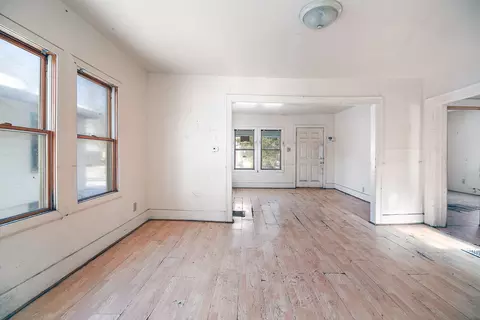 Living - 1288 E Oak St, Kankakee, IL 60901 photo 4 of 4