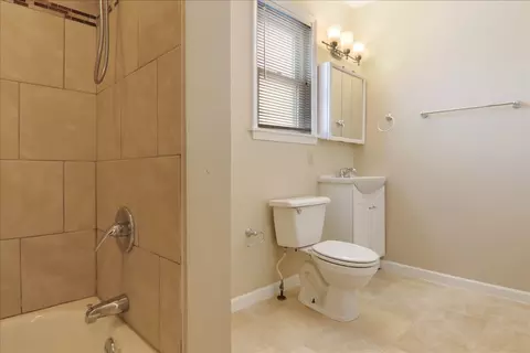 Bath - 813 W Jefferson St, Bloomington, IL 61701 photo 2 of 2