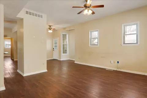 Living - 813 W Jefferson St, Bloomington, IL 61701 photo 2 of 2