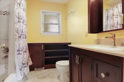 Bath - 813 W Jefferson St, Bloomington, IL 61701 photo 1 of 2