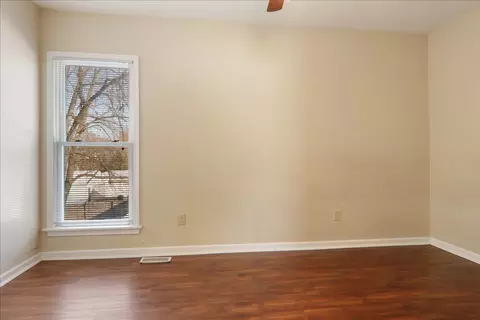 Bedroom - 813 W Jefferson St, Bloomington, IL 61701 photo 5 of 5