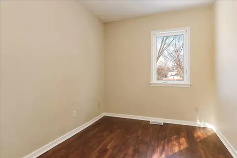 Bedroom - 813 W Jefferson St, Bloomington, IL 61701 photo 3 of 5
