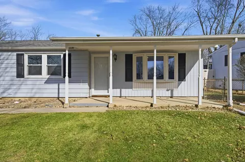 Exterior - 1714 Arrowhead Dr, Bloomington, IL 61704 photo 7 of 7