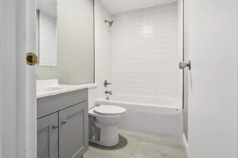 Bath - 1714 Arrowhead Dr, Bloomington, IL 61704 photo 2 of 2