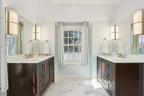 Bath - 846 Wagner Rd, Glenview, IL 60025 photo 3 of 6