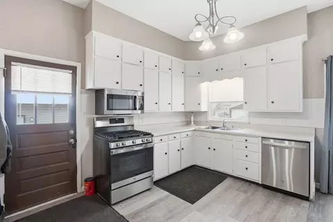 Kitchen - 719 16th Ave, Fulton, IL 61252 photo 3 of 3
