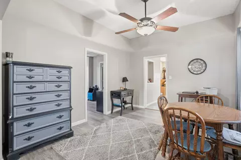 Entry Way - 719 16th Ave, Fulton, IL 61252 photo 1 of 3
