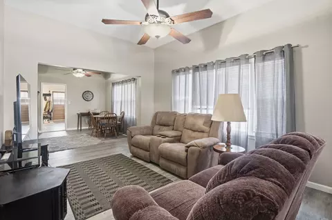 Living - 719 16th Ave, Fulton, IL 61252 photo 1 of 1