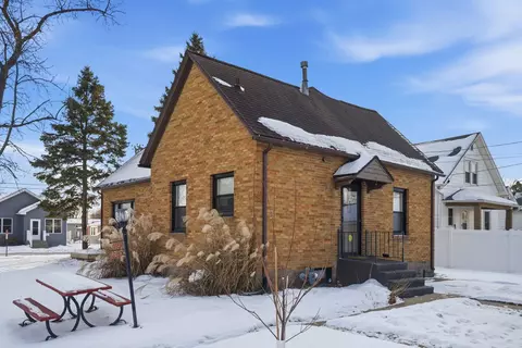 Exterior - 719 16th Ave, Fulton, IL 61252 photo 2 of 2