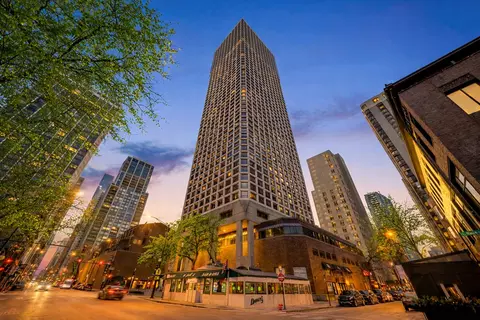 1030 N State St #34B, Chicago, IL 60610
