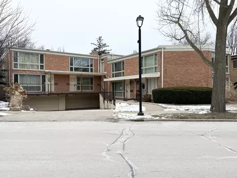677 Roger Williams Ave #677, Highland Park, IL 60035