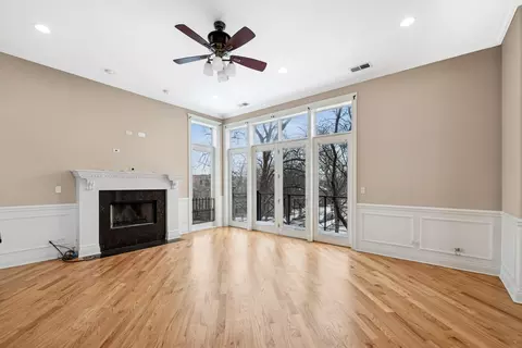 Living - Undisclosed, Chicago, IL 60645 photo 3 of 5