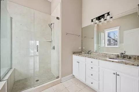 Bath - Undisclosed, Chicago, IL 60645 photo 1 of 4