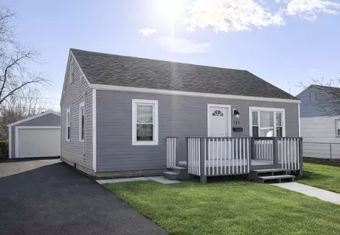 386 Park St, Manteno, IL 60950