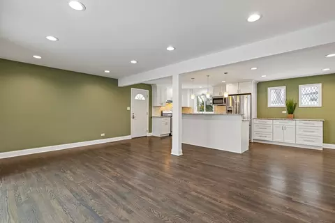 Living - 586 N 7th Ave, Des Plaines, IL 60016 photo 3 of 7