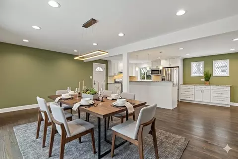 Dining - 586 N 7th Ave, Des Plaines, IL 60016 photo 1 of 1