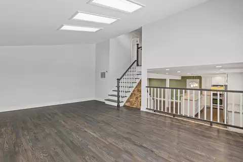 Living - 586 N 7th Ave, Des Plaines, IL 60016 photo 6 of 7