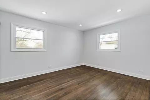 Bedroom - 586 N 7th Ave, Des Plaines, IL 60016 photo 6 of 7