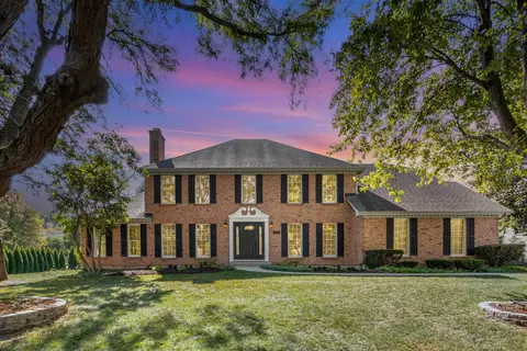 25 W313 Mayflower Ave, Naperville, IL 60540