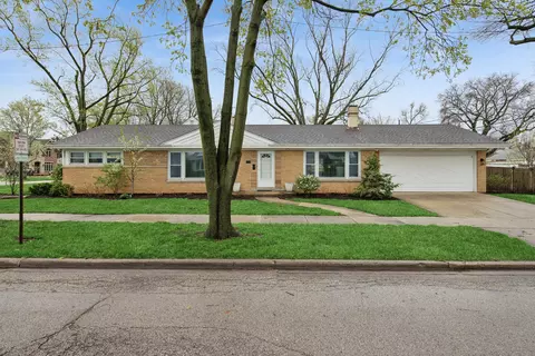 701 Peterson Ave, Park Ridge, IL 60068