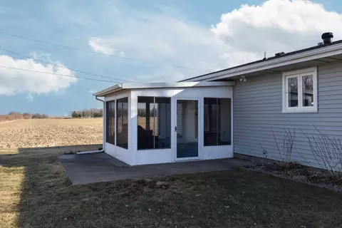 Exterior - 1017 Florence Ave, Chenoa, IL 61726 photo 7 of 8