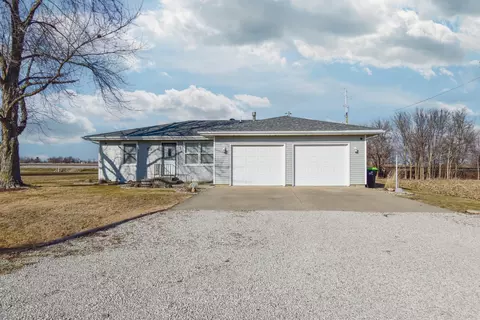 1017 Florence Ave, Chenoa, IL 61726